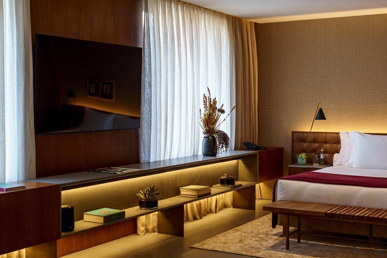 Deluxe King Room,1418225154:JPEG