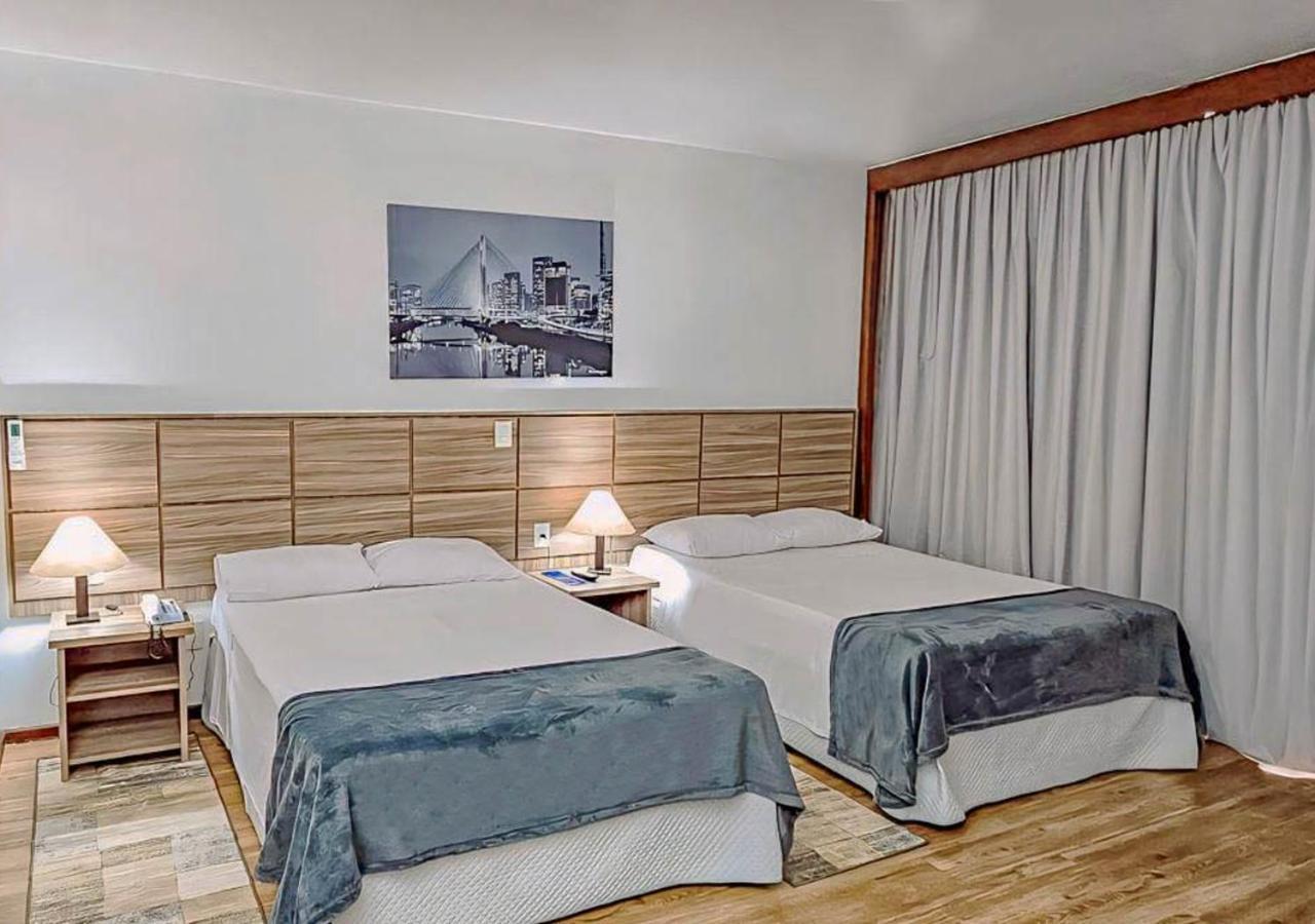 Quarto Deluxe com Cama de Casal ou 2 de Solteiro