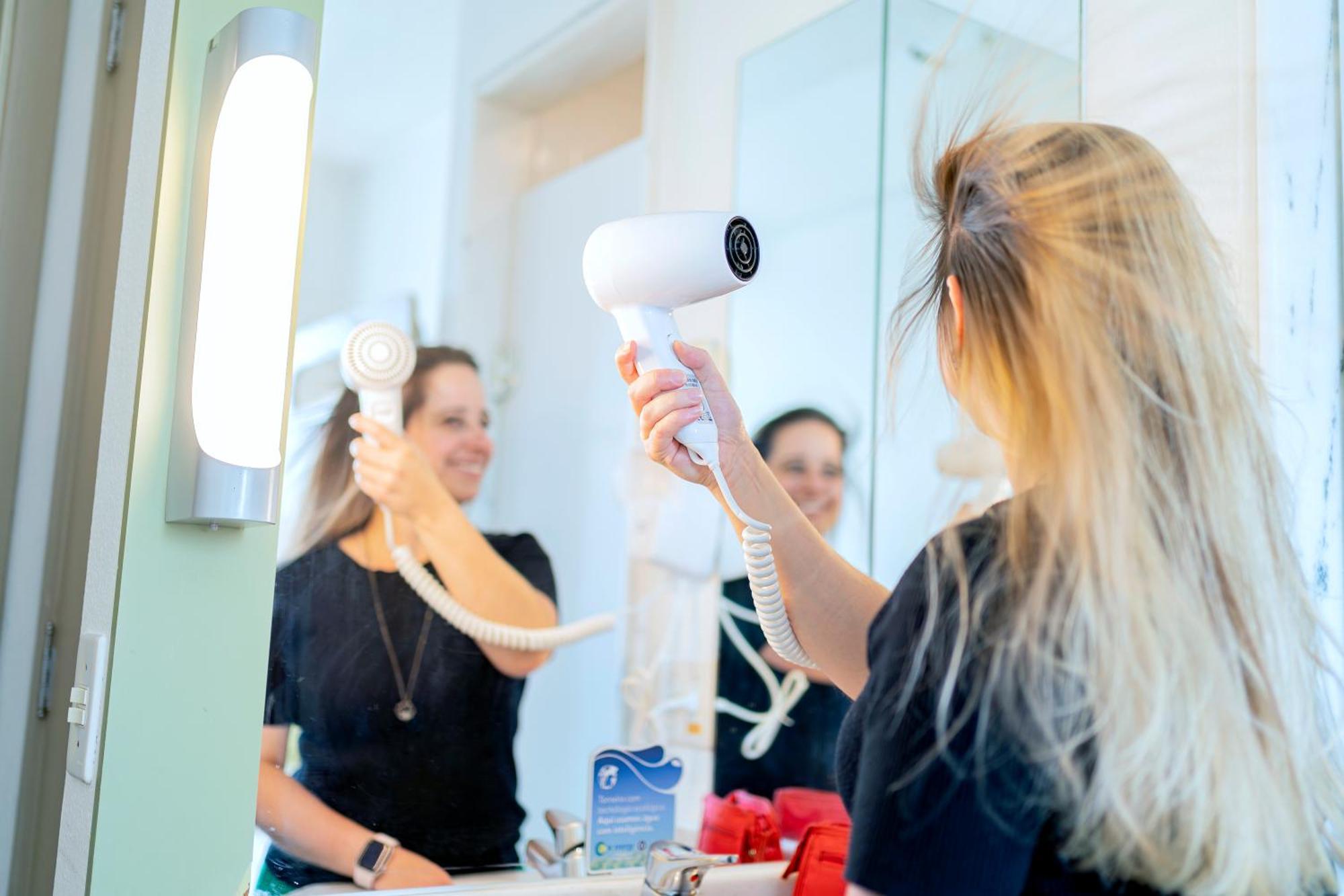 Standard Double Room Mini Bar Hair Dryer,1717130710:JPEG