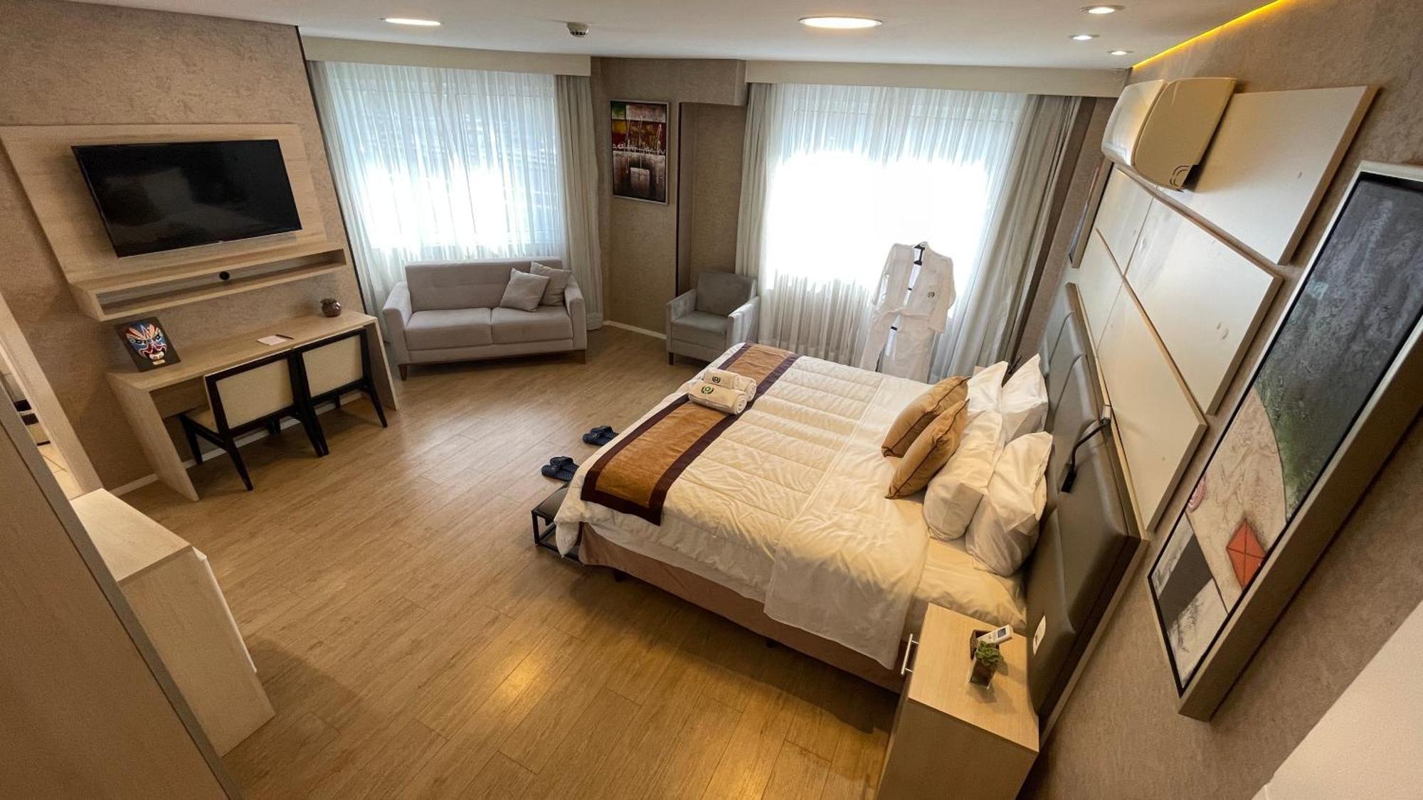 Master Suite,1613442311:JPEG