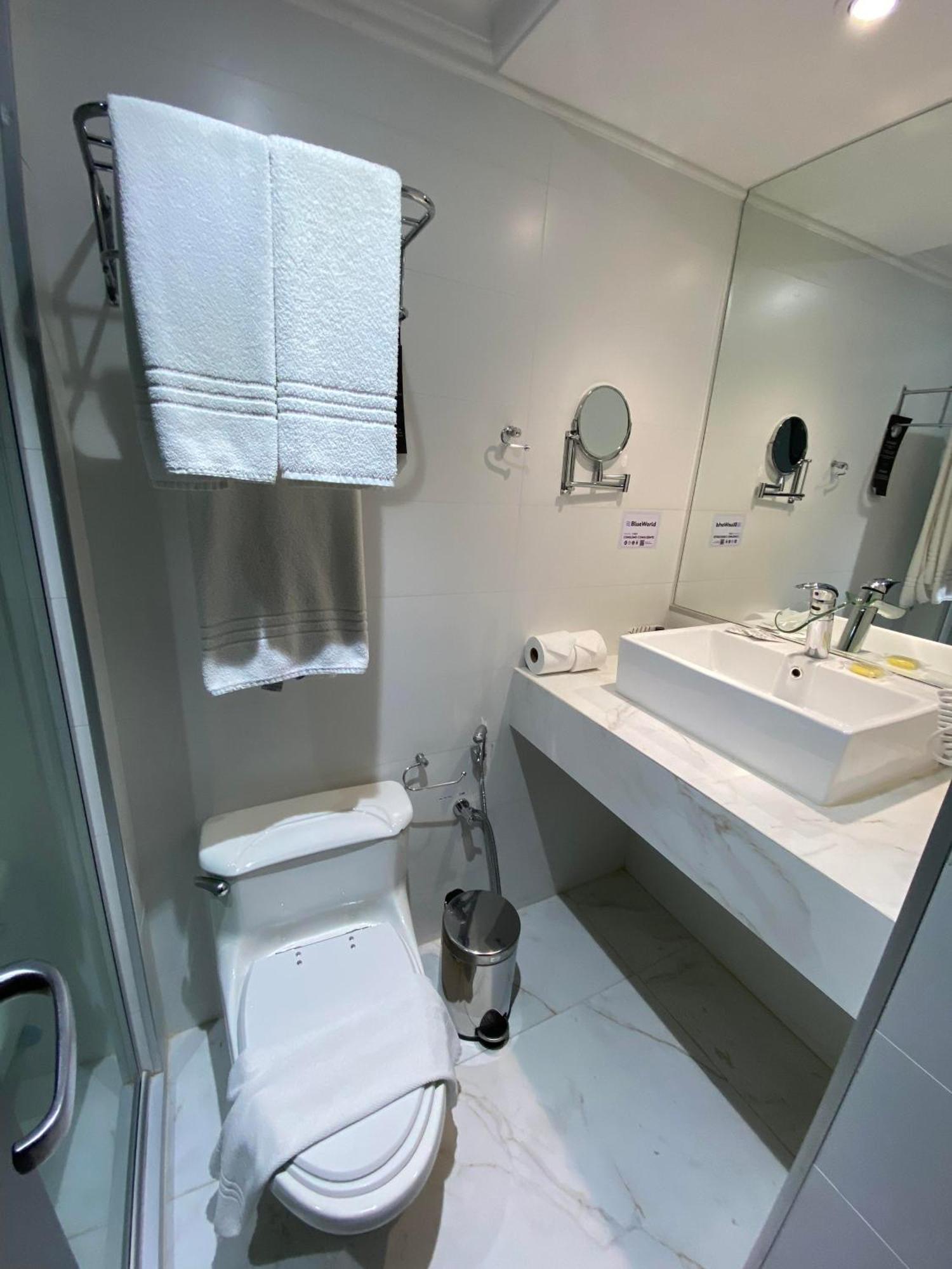 Quarto Executivo com 2 Camas de Solteiro,1615655250:JPEG