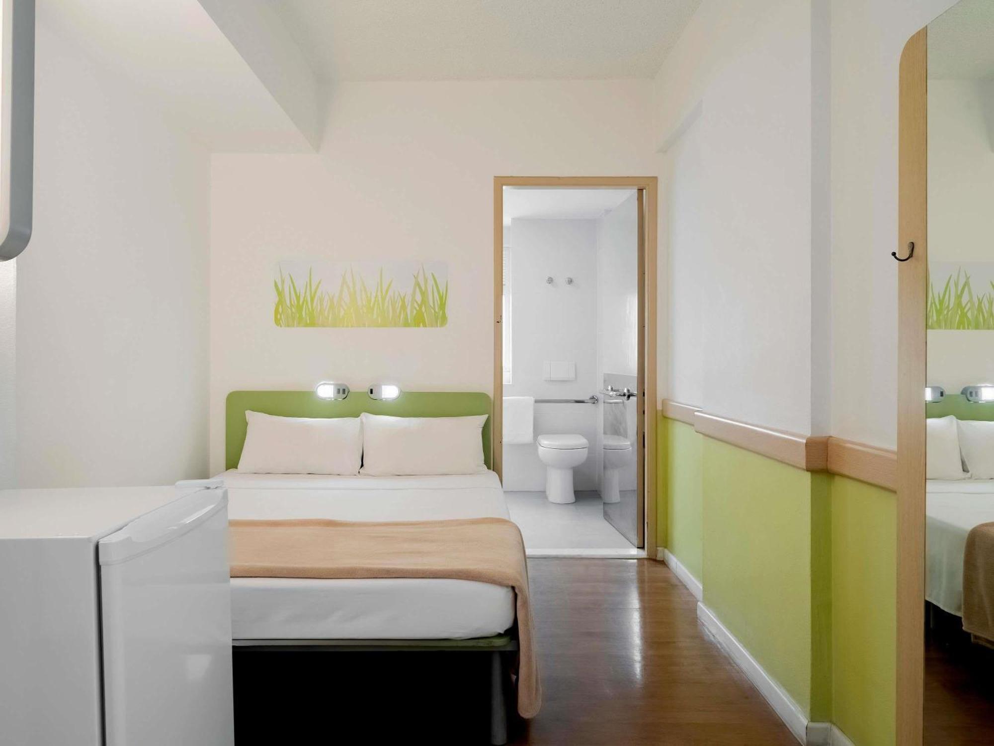 Standard Adapted Room double bed,1770575917:JPEG