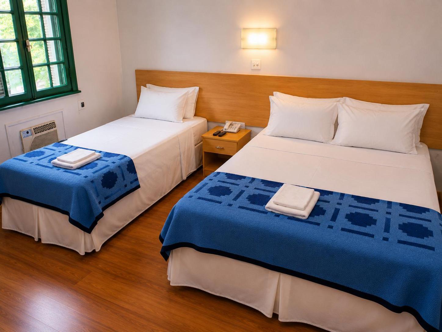 Habitación Triple con cama doble